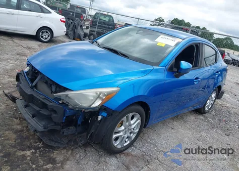 2017 Toyota Yaris Ia из США, поврежденный, VIN 3MYDLBYVXHY162273